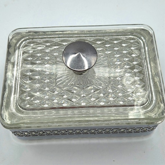 SQUARE Filigree Metal & Glass Trinket-Jewelry Box With Glass Lid Casket Vintage - Picture 2 of 5